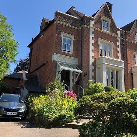 The Waltons Acomodação com café da manhã Dorking Exterior foto